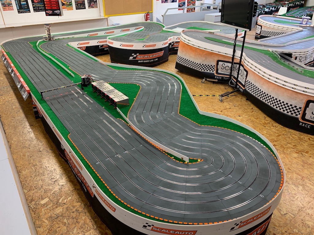 Cric Crac • Scalextric and Slot Racing Shop • Cric Crac • Scalextric and  Slot Racing Shop - Placa fibra carbono 140x62x1,5mm.